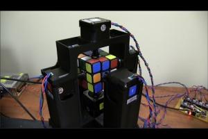 Embedded thumbnail for Un robot resuelve un cubo de Rubik en tan solo 1 segundo