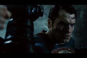 Embedded thumbnail for Batman v Superman: Dawn of Justice - Official Final Trailer